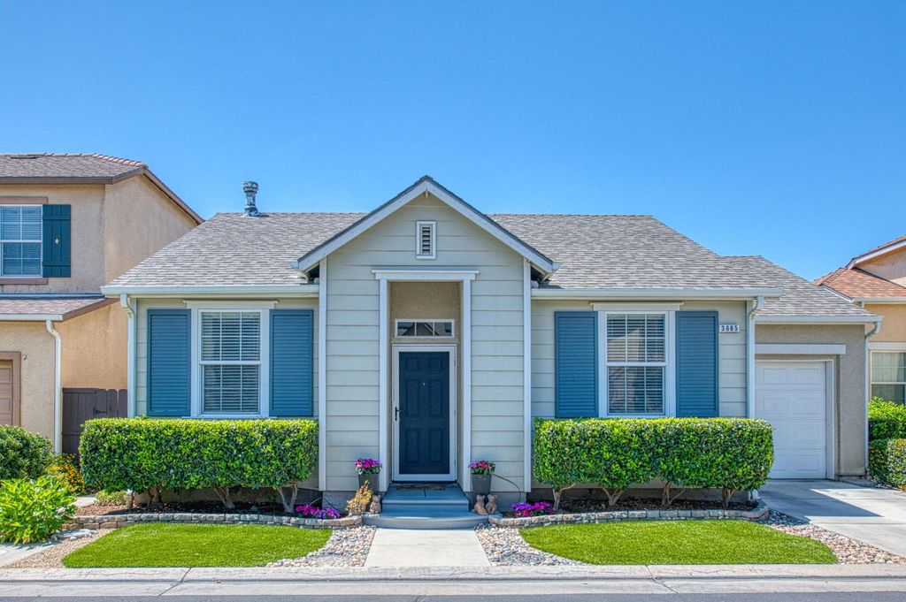 3665 W Black Walnut Lane, Fresno, CA 93711