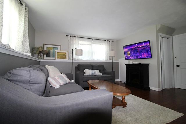 5 Chambers 1, Worcester, MA 01606