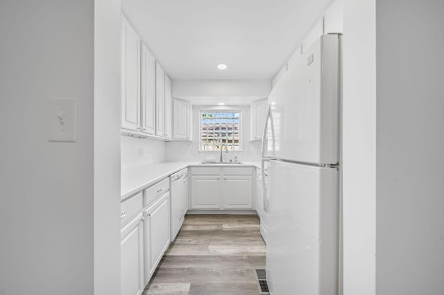 1208 Woodbrook, 310, Columbus, OH 43223