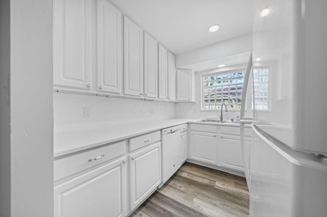 1208 Woodbrook, 310, Columbus, OH 43223