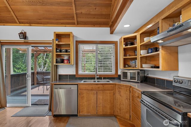 1649 Hemlock Drive, Camano Island, WA 98282