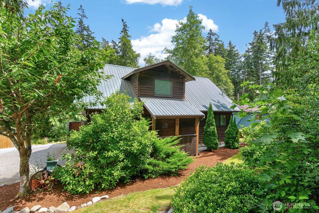 1649 Hemlock Drive, Camano Island, WA 98282