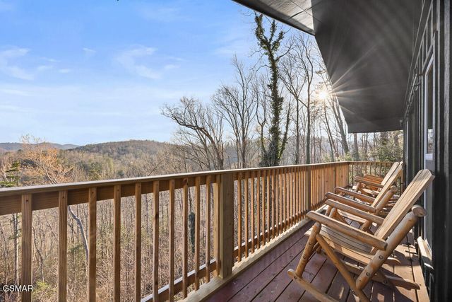 207 Buena Vista Drive, Pigeon Forge, TN 37876