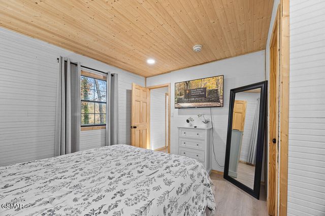 207 Buena Vista Drive, Pigeon Forge, TN 37876