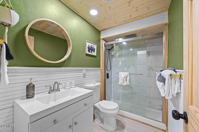 207 Buena Vista Drive, Pigeon Forge, TN 37876