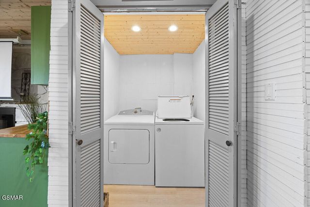 207 Buena Vista Drive, Pigeon Forge, TN 37876