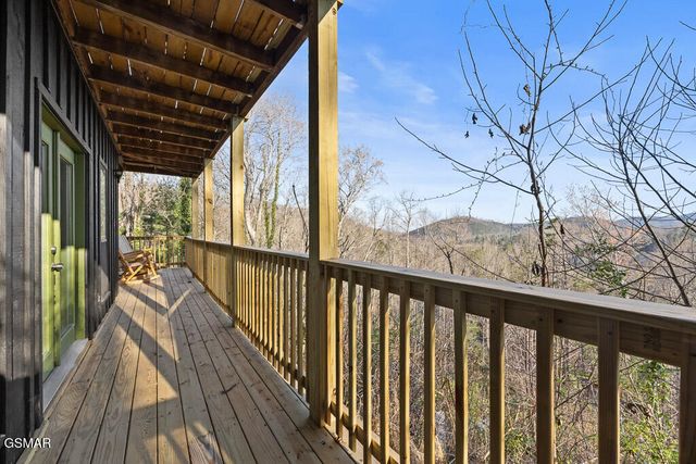 207 Buena Vista Drive, Pigeon Forge, TN 37876