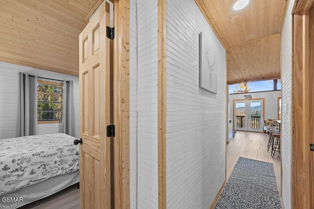 207 Buena Vista Drive, Pigeon Forge, TN 37876