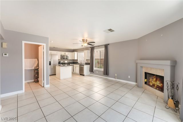 1624 Leaning Pine Way, Las Vegas, NV 89128