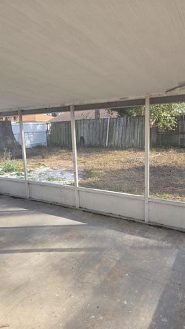 7914 WOODGROVE CIRCLE, Tampa, FL 33615