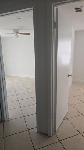 7914 WOODGROVE CIRCLE, Tampa, FL 33615