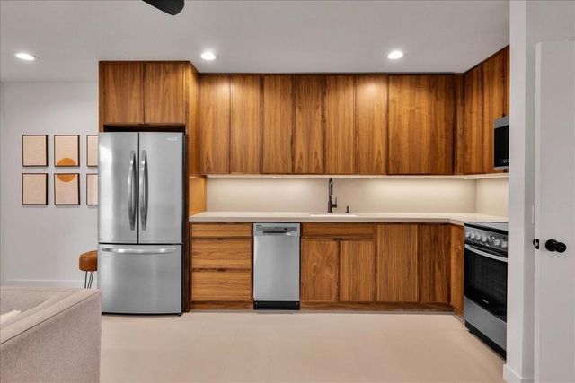 470 S Calle Encilia B14, Palm Springs, CA 92262