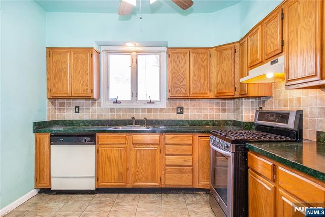 27-29 Willard Street, Pompton Lakes, NJ 07442