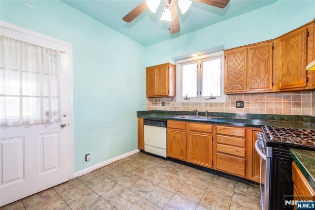 27-29 Willard Street, Pompton Lakes, NJ 07442