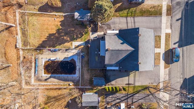 27-29 Willard Street, Pompton Lakes, NJ 07442