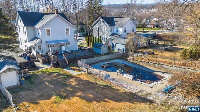 27-29 Willard Street, Pompton Lakes, NJ 07442