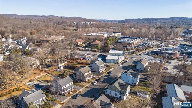 27-29 Willard Street, Pompton Lakes, NJ 07442