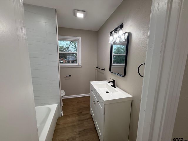 1506 N Summit Ave, Tyler, TX 75702