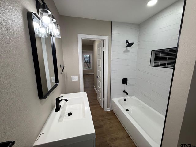 1506 N Summit Ave, Tyler, TX 75702