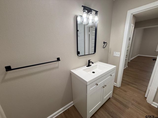 1506 N Summit Ave, Tyler, TX 75702