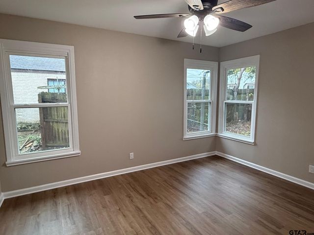 1506 N Summit Ave, Tyler, TX 75702