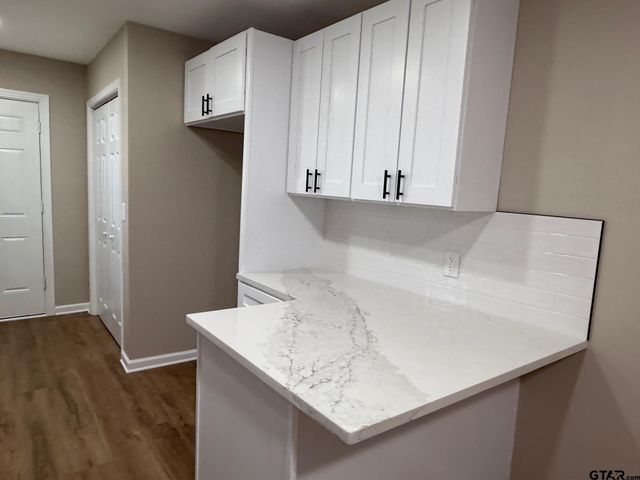 1506 N Summit Ave, Tyler, TX 75702