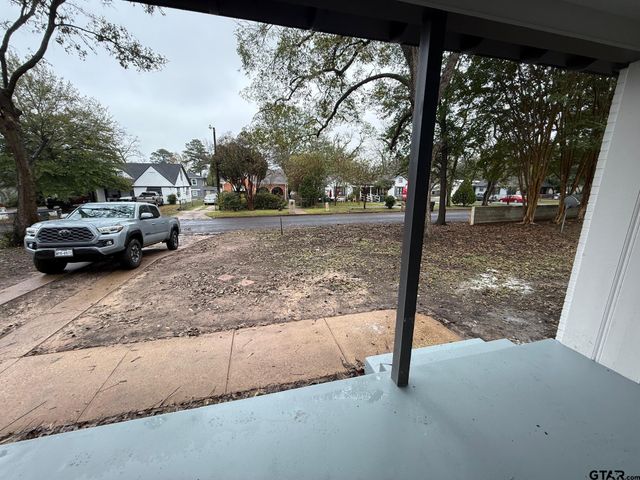 1506 N Summit Ave, Tyler, TX 75702