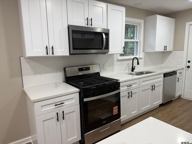 1506 N Summit Ave, Tyler, TX 75702