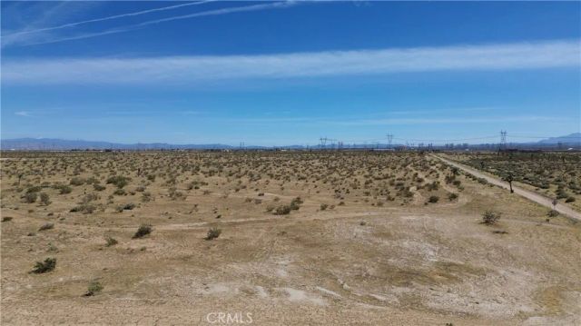 25 Aster, Adelanto, CA 92301