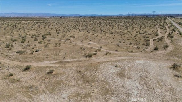 25 Aster, Adelanto, CA 92301