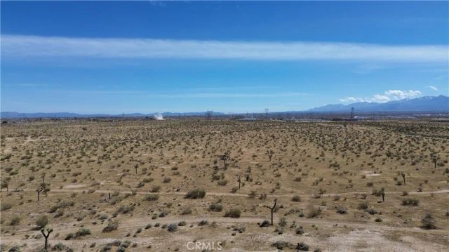25 Aster, Adelanto, CA 92301