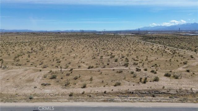 25 Aster, Adelanto, CA 92301