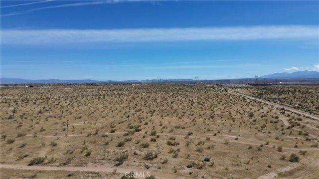 25 Aster, Adelanto, CA 92301