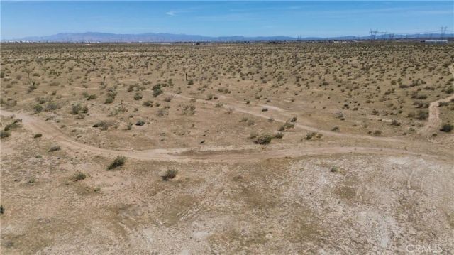 25 Aster, Adelanto, CA 92301