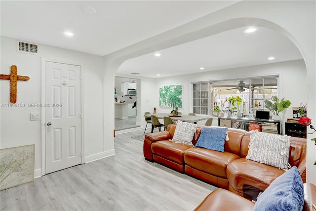 5509 SW 6th St, Miami, FL 33134