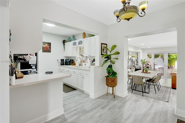 5509 SW 6th St, Miami, FL 33134