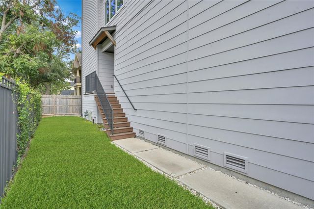 2103 Bevis Street, Houston, TX 77008