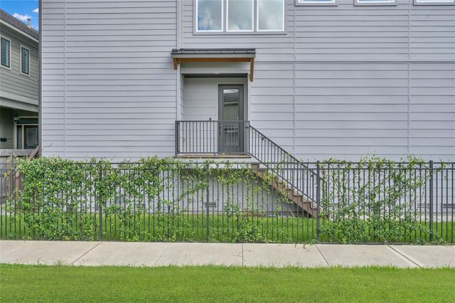 2103 Bevis Street, Houston, TX 77008
