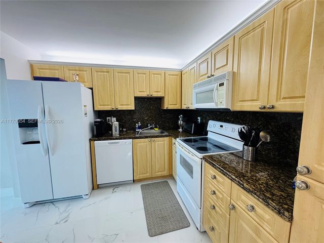 18071 Biscayne Boulevard 1503, Aventura, FL 33160