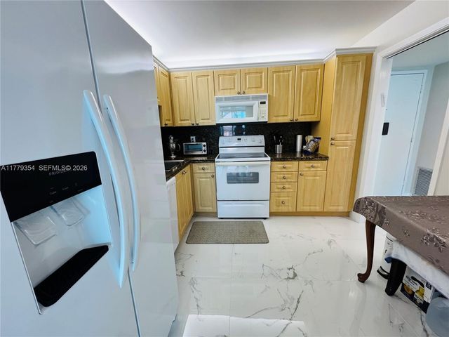 18071 Biscayne Boulevard 1503, Aventura, FL 33160
