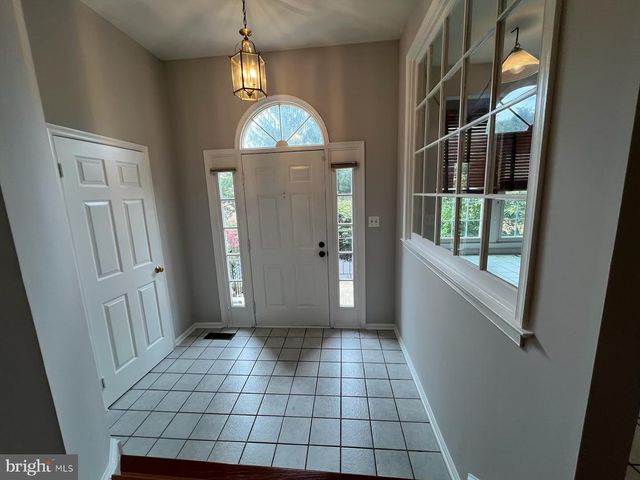 12002 LISA MARIE CT, Fairfax, VA 22033