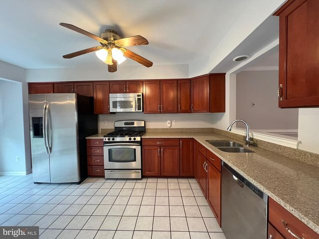 12002 LISA MARIE CT, Fairfax, VA 22033