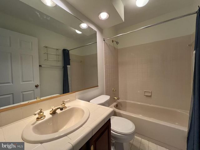 12002 LISA MARIE CT, Fairfax, VA 22033