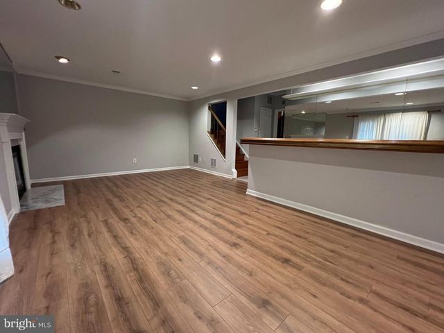 12002 LISA MARIE CT, Fairfax, VA 22033