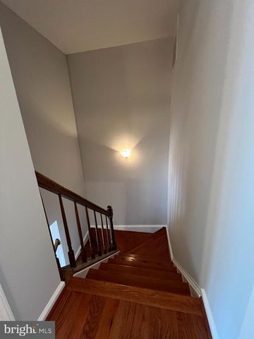 12002 LISA MARIE CT, Fairfax, VA 22033