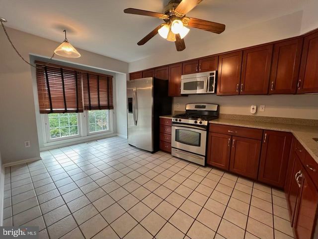 12002 LISA MARIE CT, Fairfax, VA 22033