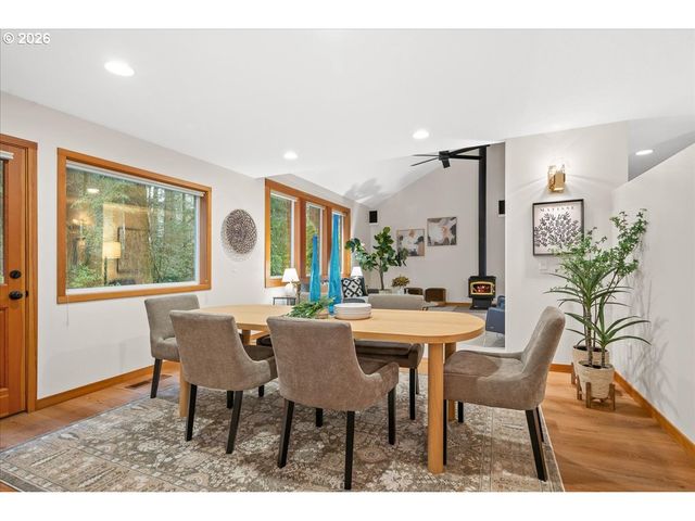 8835 Sw WASHINGTON Dr, Portland, OR 97223