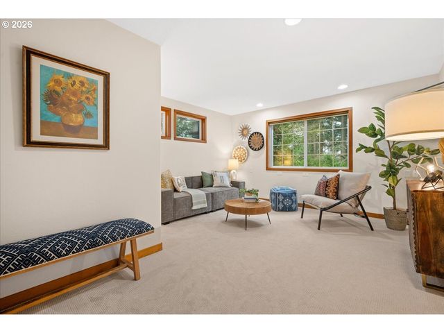 8835 Sw WASHINGTON Dr, Portland, OR 97223