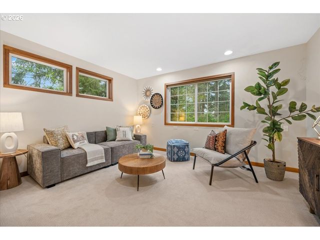 8835 Sw WASHINGTON Dr, Portland, OR 97223