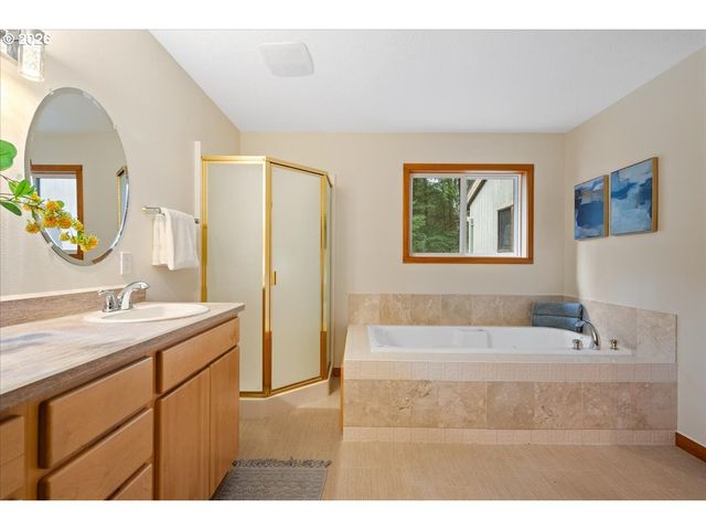 8835 Sw WASHINGTON Dr, Portland, OR 97223